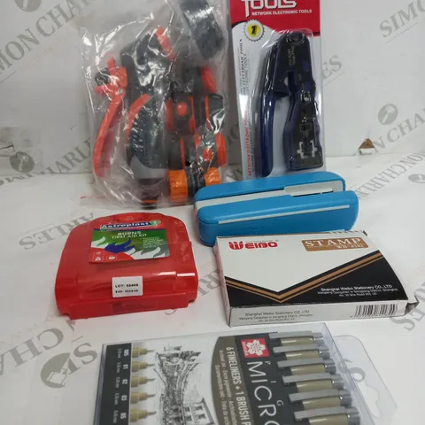 BOX OF APPROXIMATELY 15 ASSORTED ITEMS TO INCLUDE - ELECTRONIC TOOL, STAPLER, 7 PACK FINELINERS ETC