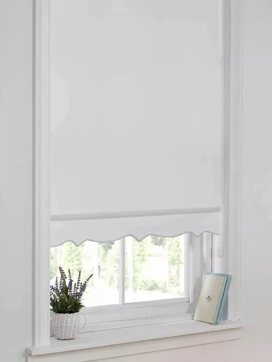 EVERYDAY PLAIN SCALLOPED ROLLER BLIND 180X160 IN WHITE - COLLECTION ONLY