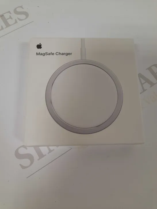 4 APPLE MAG SAFE CHARGER