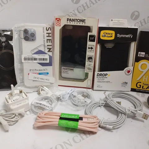 BOX OF APPROX 15 ITEMS INCLUDING ASSORTED PHONE CASES, CHARGING CABLES AND SCREEN PROTECTORS FOR VARIOUS PHONES