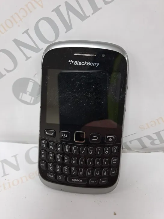 BLACKBERRY 9320