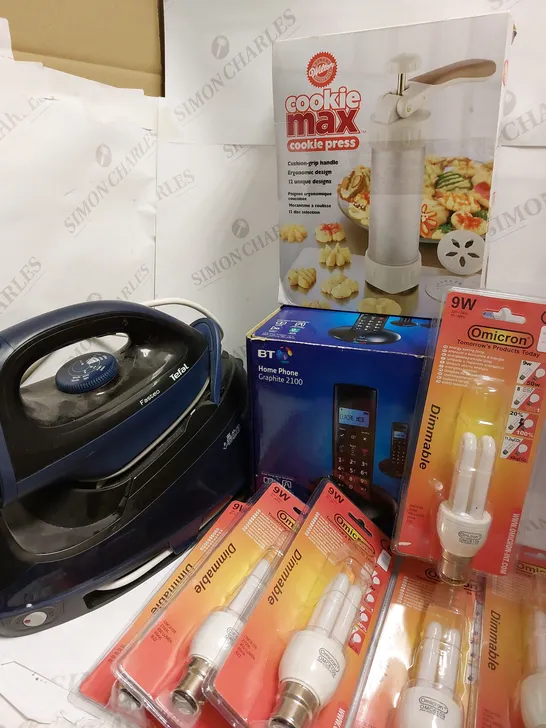 LOT OF 9 ITEMS INCLUDING TEFAL IRON, 6 LED LAMPS, COOKIE MAX PRESS