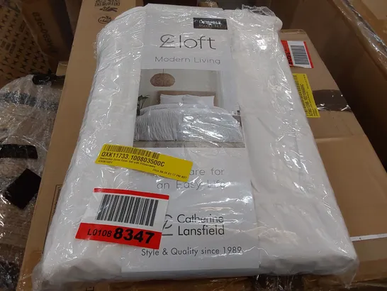 BAGGED SEERSUCKER DOUBLE DUVET COVER SET WITH PILLOWCASES (1 ITEM)