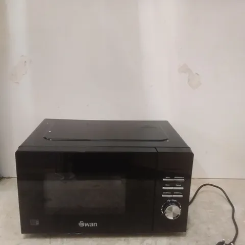 BOXED SWAN 700W MANUAL MICROWAVE - BLACK