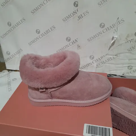 MODA IN PELLE SNUGGLY PINK SHEEPSKIN ANKLE SLIPPER BOOTS - UK SIZE 6