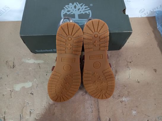 BOXED PAIR OF TIMBERLAND SANDALS SIZE 5.5