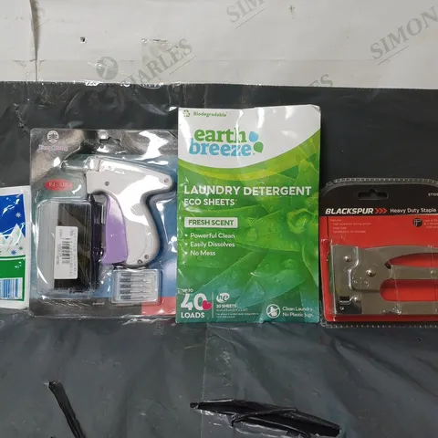 BOX OF APPROXIMATELY 12 ASSORTED ITEMS TO INCLUDE - AMSTERDAM ACRYLIC , BLACKSPUR HEAVY DUTY STAPLE GUN , KOOL PAK ETC