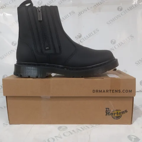 BOXED PAIR OF DR MARTENS 2976 ALYSON ANKLE BOOTS IN BLACK UK SIZE 8