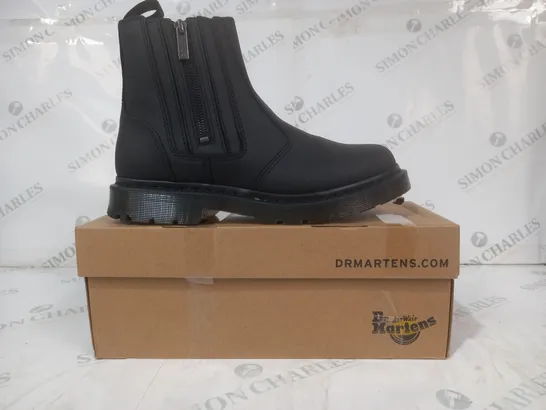 BOXED PAIR OF DR MARTENS 2976 ALYSON ANKLE BOOTS IN BLACK UK SIZE 8