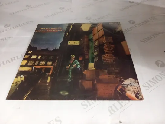 DAVID BOWIE. THE RISE AND FALL OF ZIGGY STARDUST. FIRST UK PRESSING 1E / 2E . COVER EX CONDITION. VINYL VG+ CONDITION. VALUE AT £120.00.