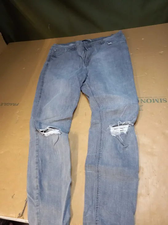 DENIM CO RIPPED JEANS SIZE 18