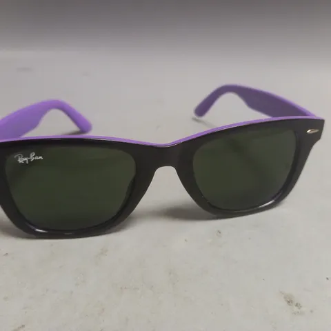 PAIR OF RAY BAN GLASSES IN BLACK/PURPLE