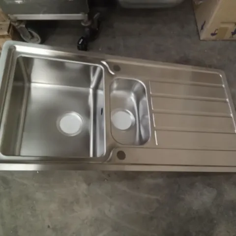 STAINLESS STEEL 1.5 SINK & DRAINER