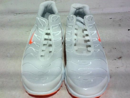 PAIR OF NIKE TRAINERS (WHITE), SIZE 5 UK