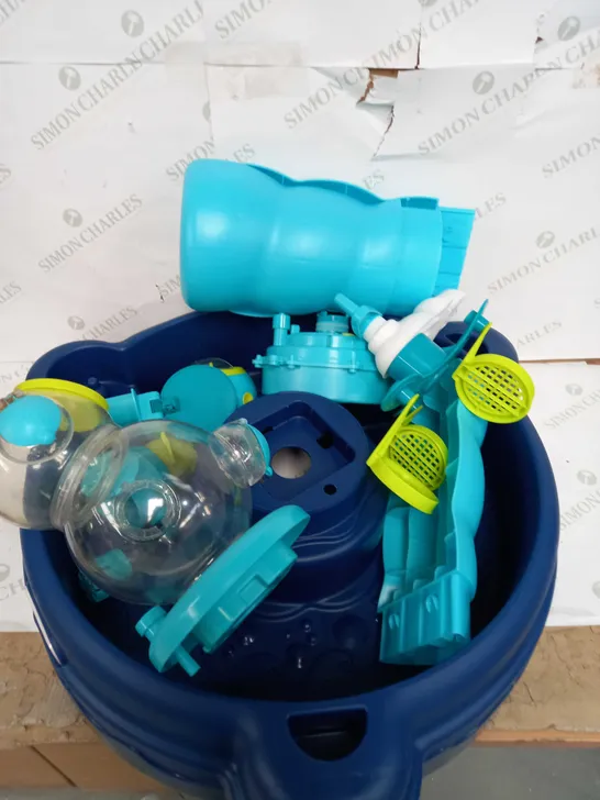 FOAMO 3-IN-1 WATER TABLE (BOX WATER DAMAGED)  RRP £79.99