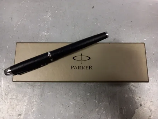 BOXED PARKER FOUNTAIN PEN IN BLACK 