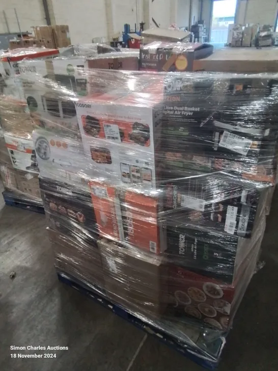 PALLET OF APPROXIMATELY 26 UNPROCESSED RAW RETURN HOUSEHOLD AND ELECTRICAL GOODS TO INCLUDE;