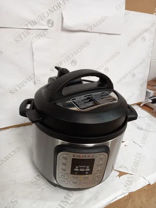 INSTANT POT DUO MINI PRESSURE COOKER