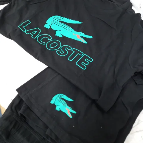 LACOSTE SHORTS AND T-SHIRTS SET IN SIZE LARGE