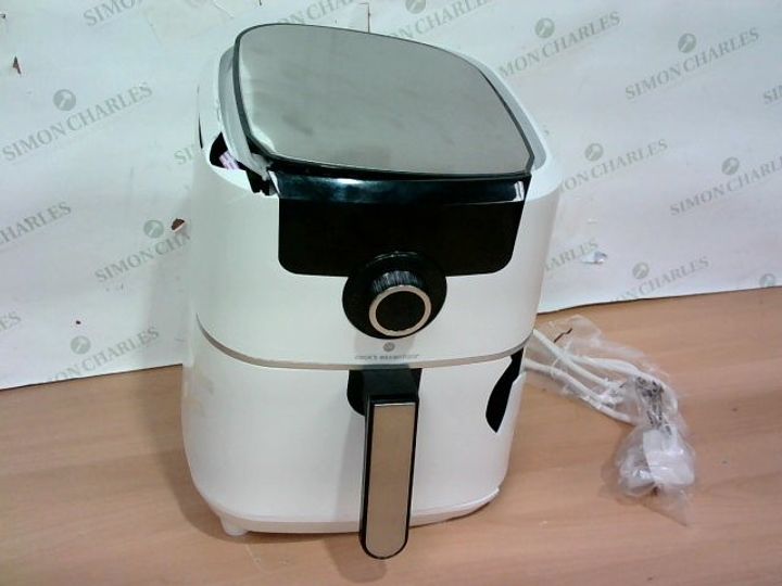 COOK'S ESSENTIAL AIR FRYER WHITE 3188100Simon Charles Auctioneers