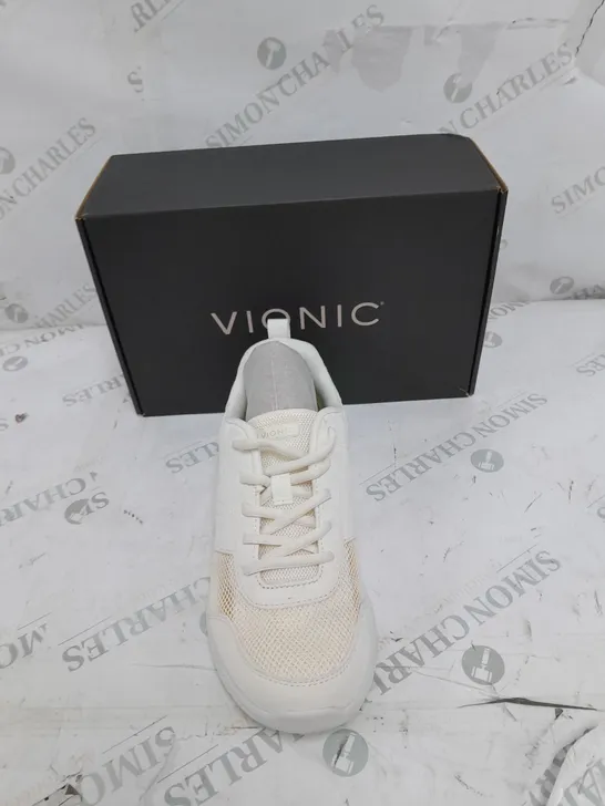 BOXED PAIR OF VIONIC CREAM MESH TRAINERS SIZE 6