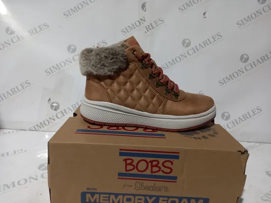 BOXED PAIR OF SKECHERS BOBS SKIPPER WAVE DIAMOND QUILTS BOOTS IN CHESTNUT UK SIZE 3