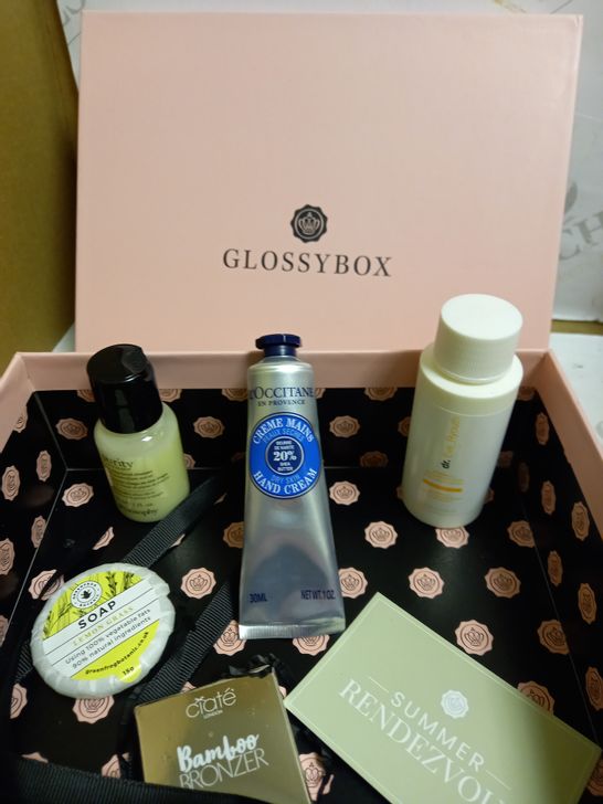 GLOSSY BOX "SUMMER RENDEZVOUS" INCL. L'OCCITANE HAND CREAM, PURITY CLEANSER, LEMONGRASS SOAP, CIATE BAMBOO BRONZER