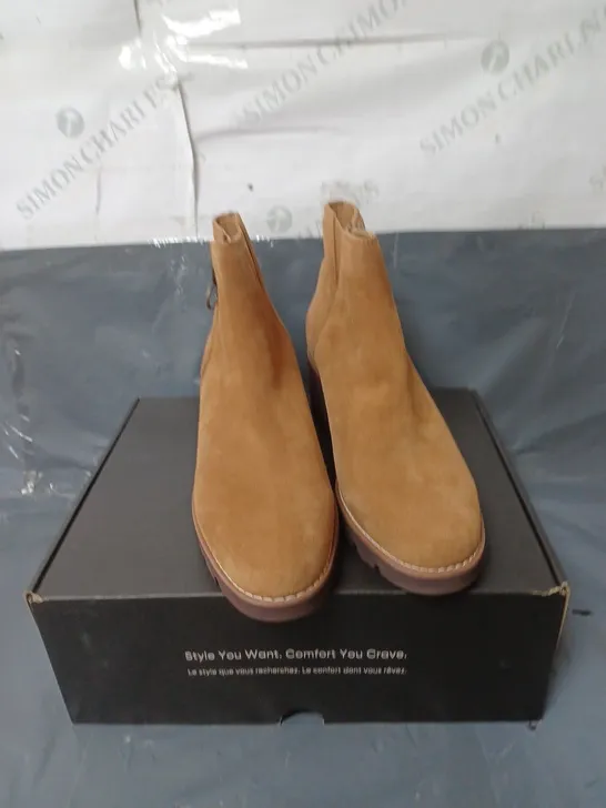 VIONIC LADIES ANKLE BOOTS SUEDE TAN SIZE 6