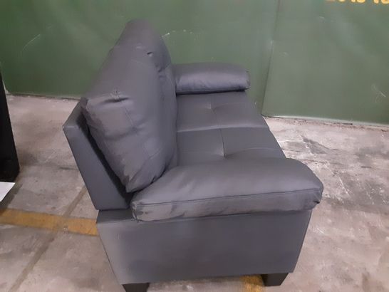 DESIGNER GREY LEATHER 2-SEATER SOFA 