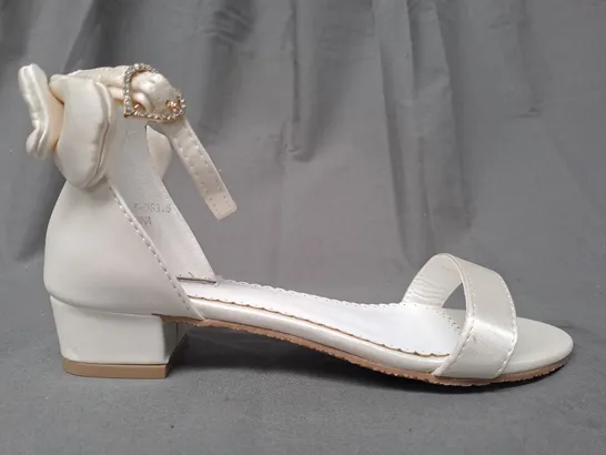 BOXED PAIR OF ANGEL'S FACE OPEN TOE BRIDAL SANDALS IN IVORY EU SIZE 35