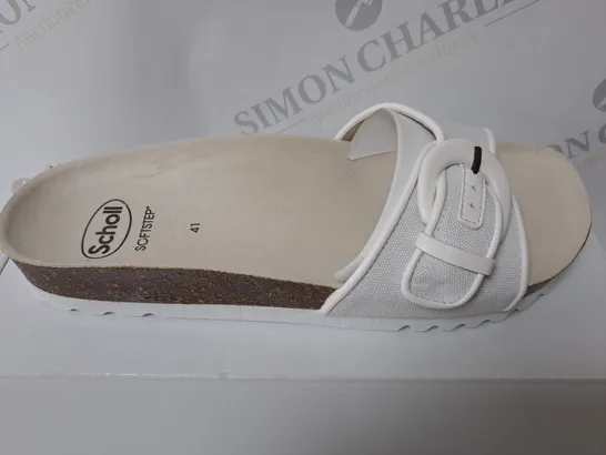 BOXED SCHOLL SANDLE IN WHITE SIZE 7 