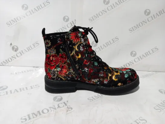 BOXED PAIR OF RIEKER LACE UP BOOTS IN MULTI FLORAL UK SIZE 7.5