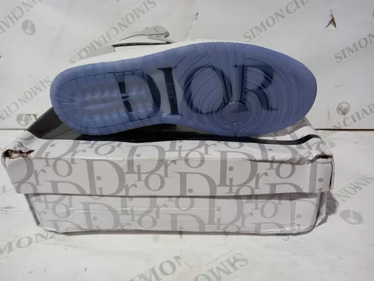 BOXED PAIR OF NIKE AIR DIOR SHOES IN GREY/CREAM UK SIZE 6.5