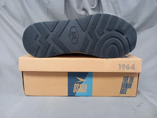 BOXED PAIR OF OSAGA SHOES IN NAVY SIZE 11