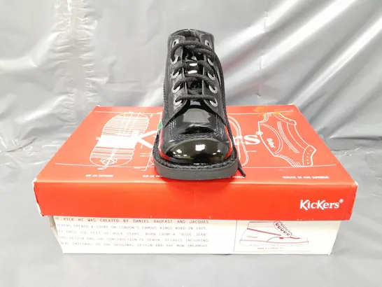 BOXED PAIR OF KICKERS SHOES IN GLOSSY BLACK EU SIZE 36