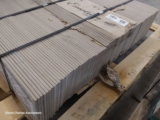 PALLET OF APPROXIMATELY 92 RIBERA BIANCO WOOD EFFECT TILES EACH 153 × 589mm TOTAL 8.3 sq m