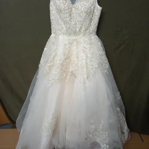 EMBROIDERED NET OVERLAY IVORY WEDDING DRESS - SIZE UNSPECIFIFED