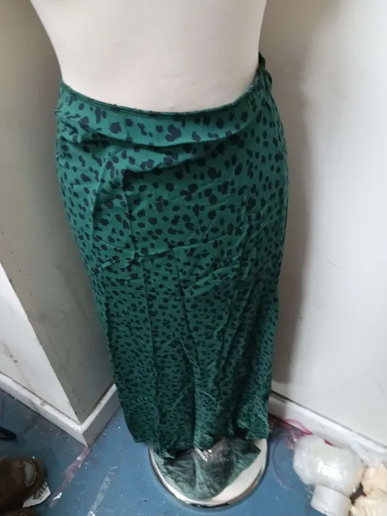 NOBODYS CHILD GREEN SKIRT SIZE UK 8