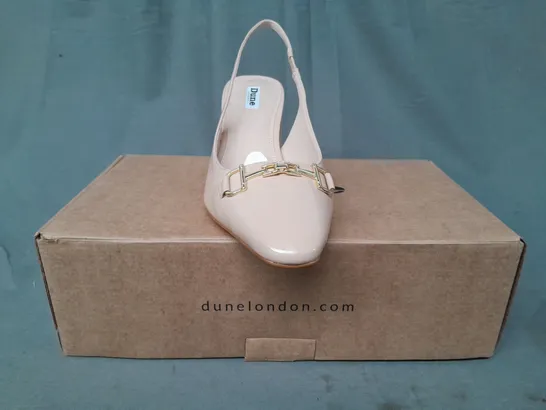 BOXED PAIR OF DUNE LONDON CLOSED TOE BLOCK HEEL SANDALS IN BLUSH SIZE 6