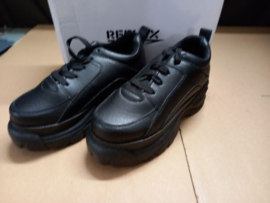 BOXED REFLEX CHUNKY SOLED BLACK SHOES - 4/37