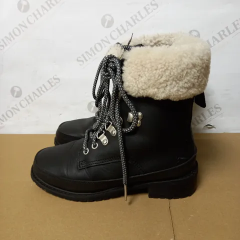 EMU WATERPROOF BOOTS - SIZE 3 UK