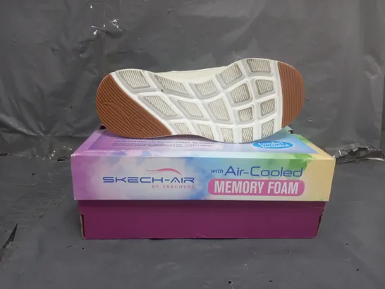 SKECH-AIR BY SKECHERS TRAINERS WHITE SIZE 3