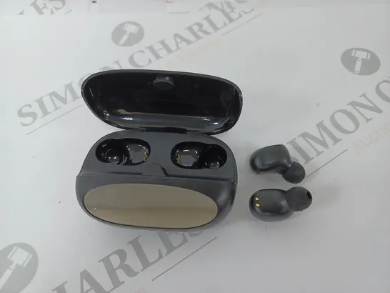 BLACK WIRELESS EARBUDS