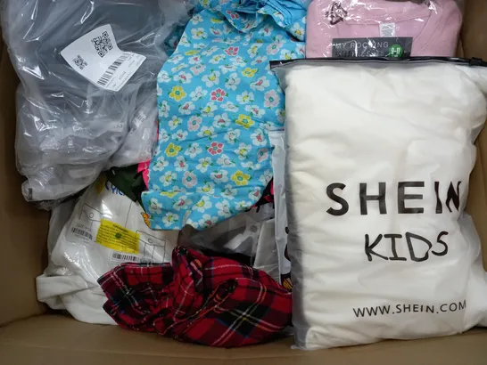 BOX OF APPROXIMATELY 20 ASSORTED CHILDRENS CLOTHING ITEMS TO INCUDE - SOCKS , JUMPERS , TROUSERS,ECT 