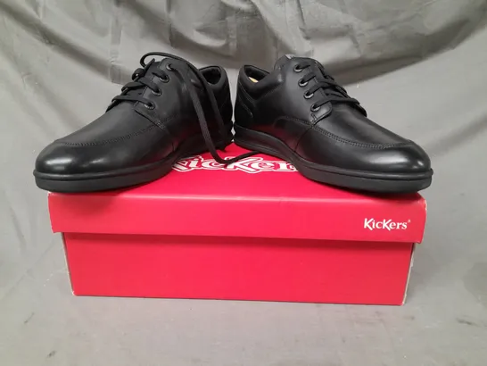 BOXED PAIR OF KICKERS LACE-UP SHOES IN BLACK EU SIZE 42