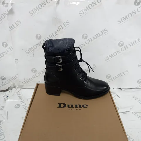 BOXED PAIR OF DUNE PAXAN BOOT BLACK LEATHER SIZE 6 