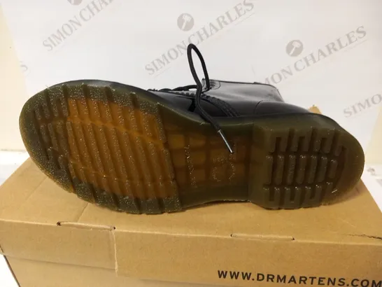 BOXED DR MARTENS PATENT LAMPER SIZE 6.5