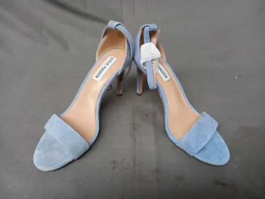 BOXED PAIR OF STEVE MADDEN JADELLE OPEN TOE SUEDE HEELED SANDALS IN PALE BLUE EU SIZE 36