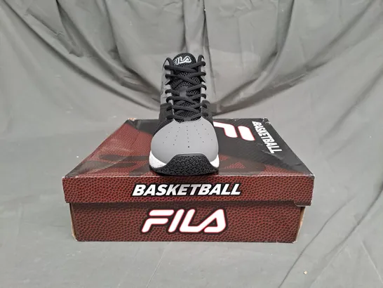 BOXED PAIR OF FILA BASKETBALL BREAKAWAY SNEAKERS IN GREY/BLACK SIZE 9