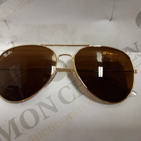 RAY-BAN GOLD AVIATORS 